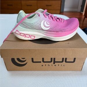 Topo Athletic Spector 2 Road-Running Shoes- Women Size 9